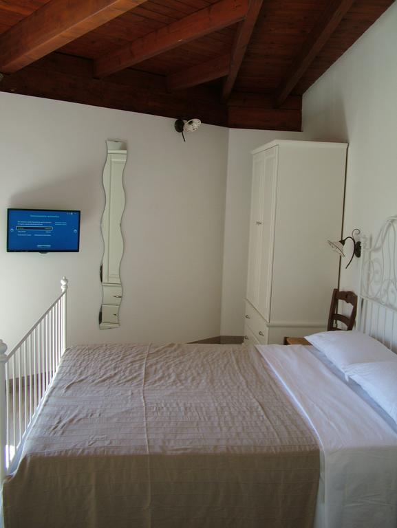 Agriturismo "Terra D'Ulivi" 切萨雷奥港 客房 照片