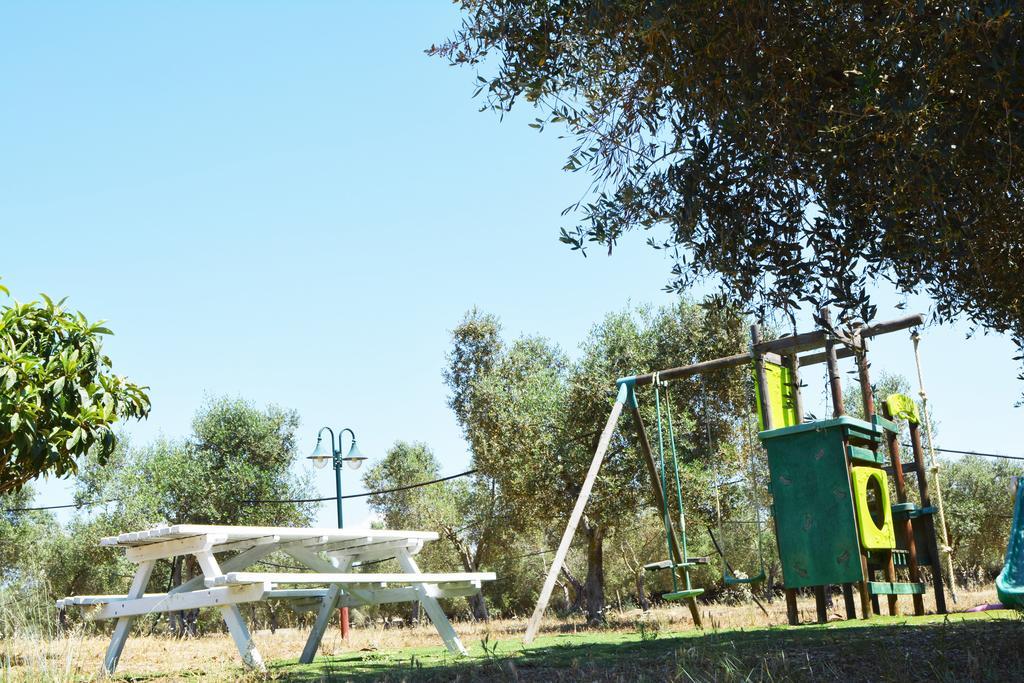 Agriturismo "Terra D'Ulivi" 切萨雷奥港 外观 照片